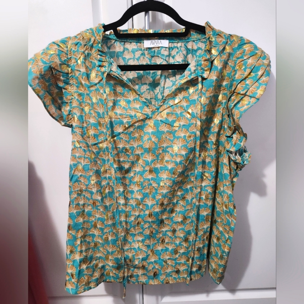 Avara Shelly Top in Green, size medium